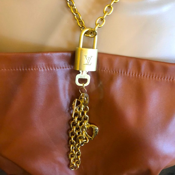Repurposed Aunthentic Louis Vuitton gold brass padlock and Key🔥 - Picture 10 of 10